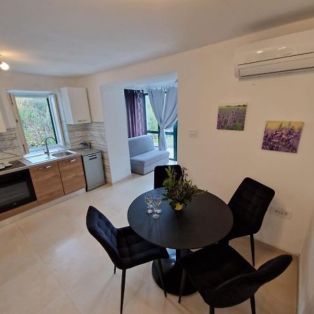 Lavanda Apartman 1 Cres Bagian luar foto
