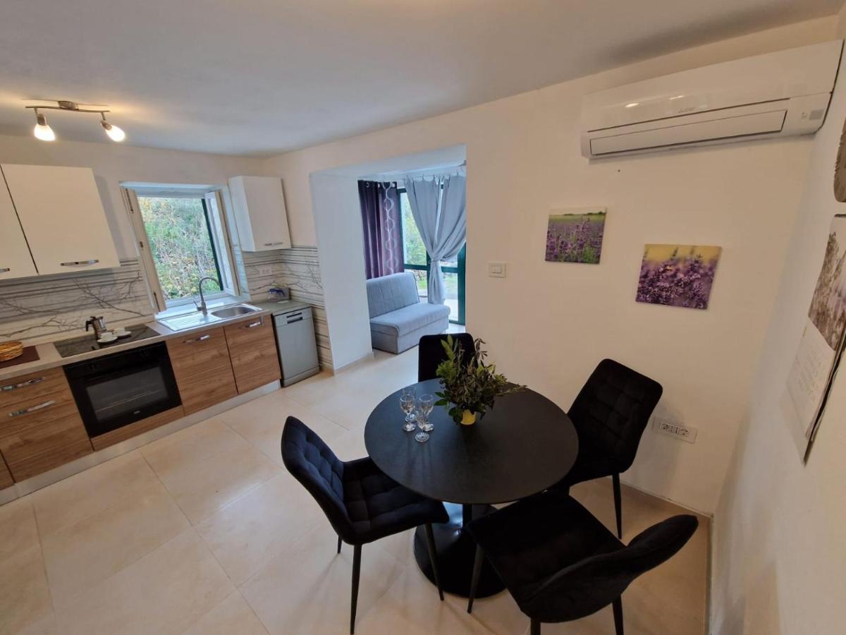 Lavanda Apartman 1 Cres Bagian luar foto